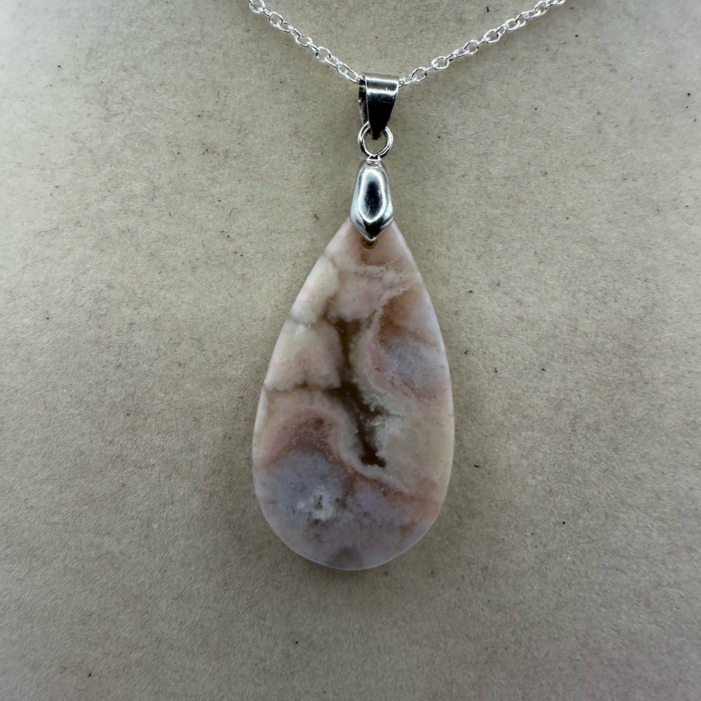Beautiful Flower Agate Teardrop Pendant Necklace on Silver Box Chain - Picture 2 of 9
